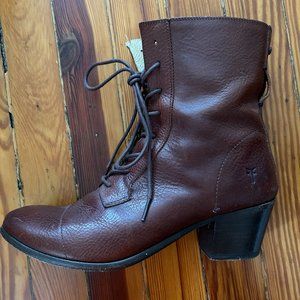 Vintage Frye lace up brown heeled boots